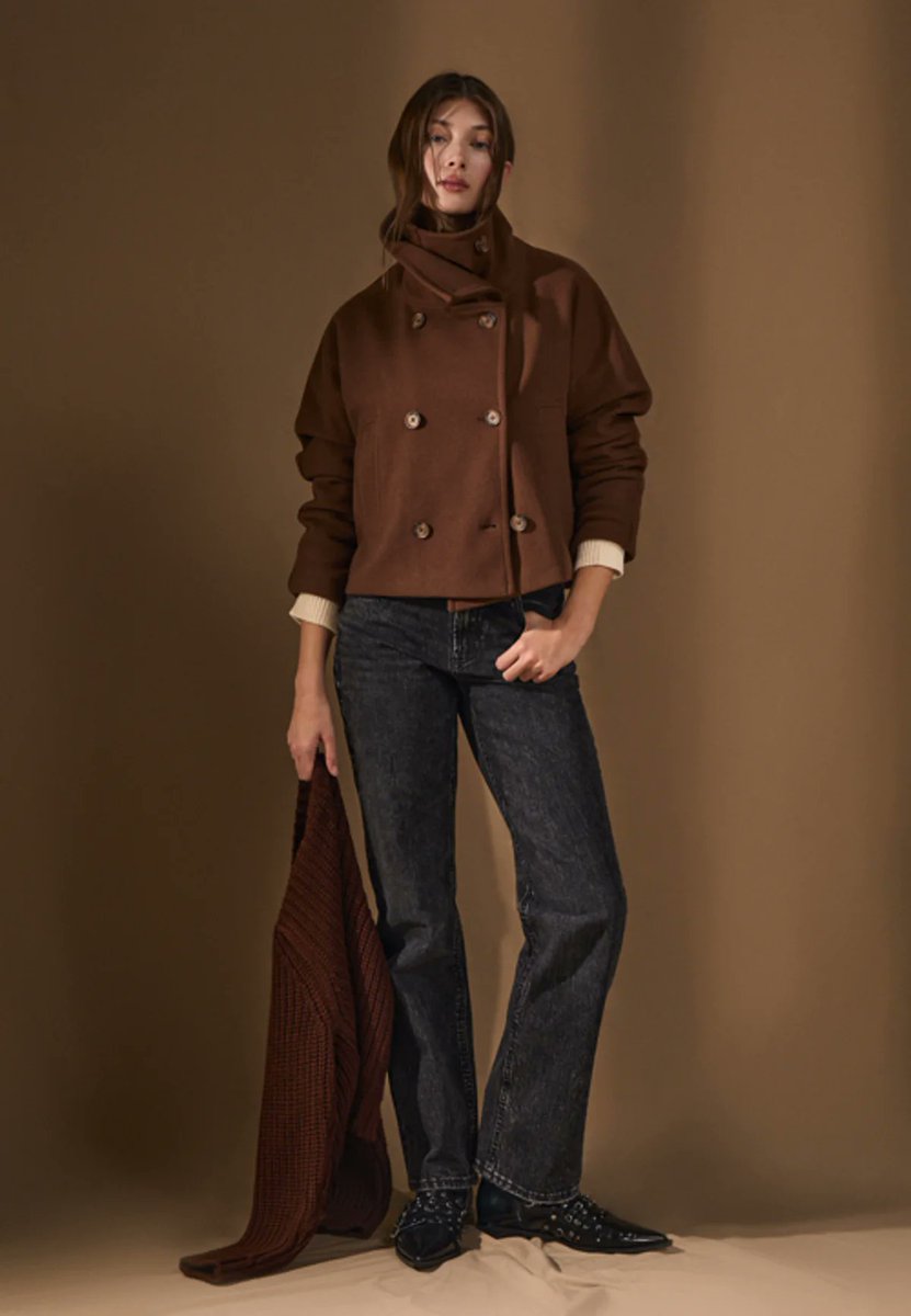 ItmagazineMex's tweet image. BROWN IS THE NEW BLACK
- #Stradivarius -

El granate se ha convertido en uno de los tonos más destacados durante los últimos meses del año pasado. Pero es momento de dar paso a un nuevo protagonista en la paleta cromática.