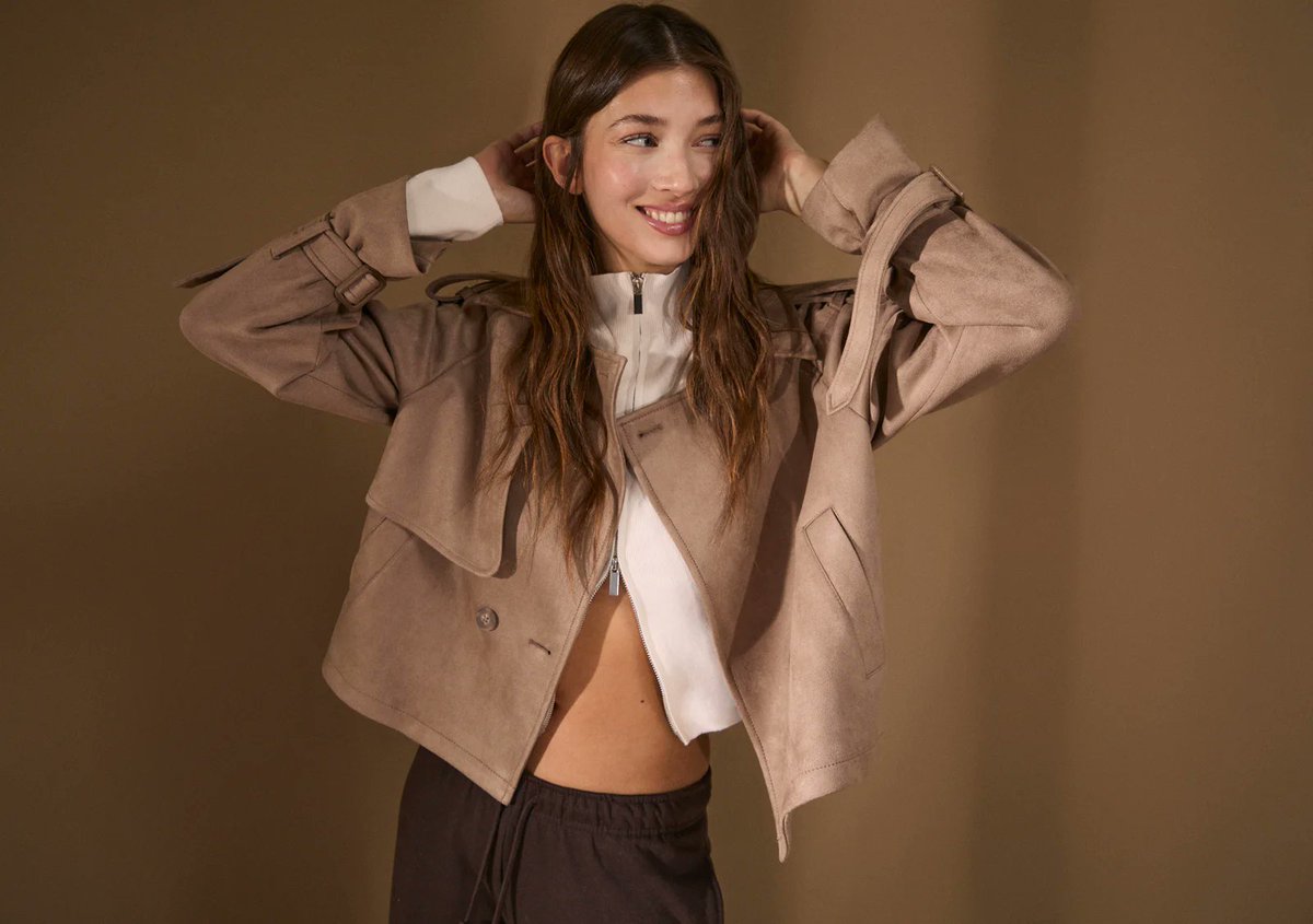 ItmagazineMex's tweet image. BROWN IS THE NEW BLACK
- #Stradivarius -

El granate se ha convertido en uno de los tonos más destacados durante los últimos meses del año pasado. Pero es momento de dar paso a un nuevo protagonista en la paleta cromática.