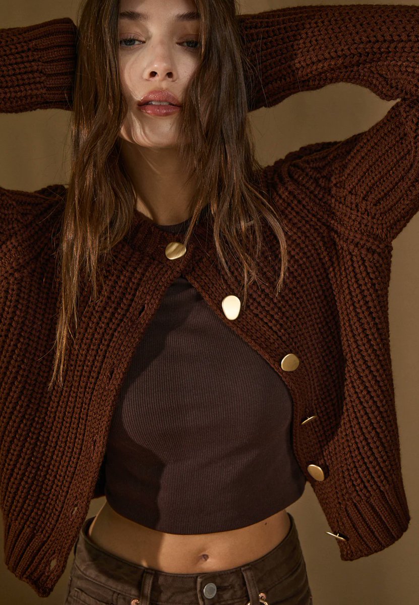 ItmagazineMex's tweet image. BROWN IS THE NEW BLACK
- #Stradivarius -

El granate se ha convertido en uno de los tonos más destacados durante los últimos meses del año pasado. Pero es momento de dar paso a un nuevo protagonista en la paleta cromática.