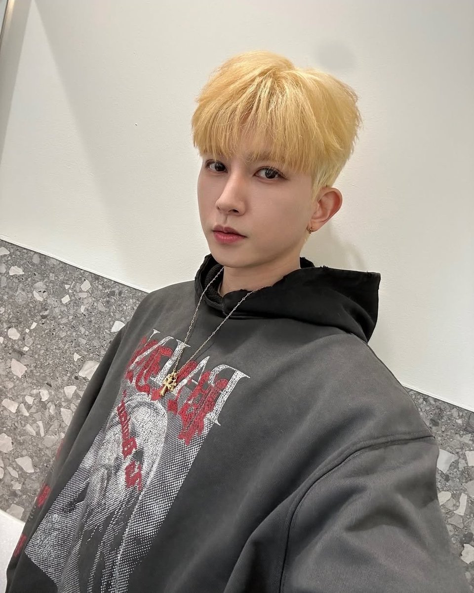 kbgmedia's tweet image. Happy birthday to #KISEOP from #UKISS