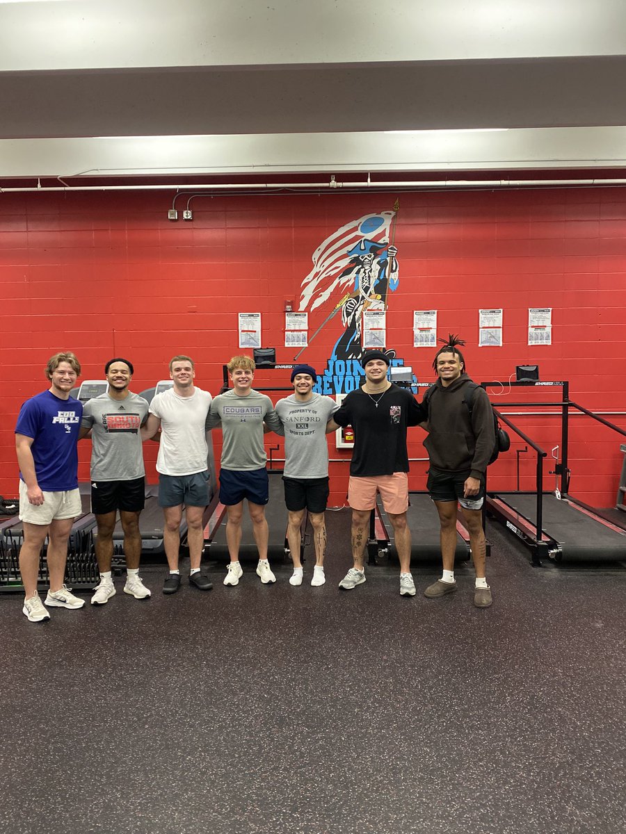 bbonte's tweet photo. Privileged to have such a good group of athletes to come back and get some work in over Christmas break. https://t.co/fKsL23kG2e