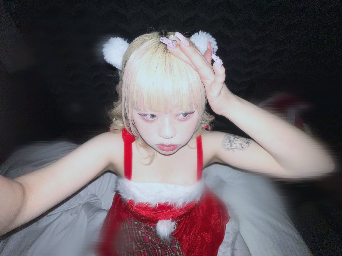 0mei15's tweet photo. 時差、 #santa #costumeplay #cosplay #gothic https://t.co/aN7qTKHl21