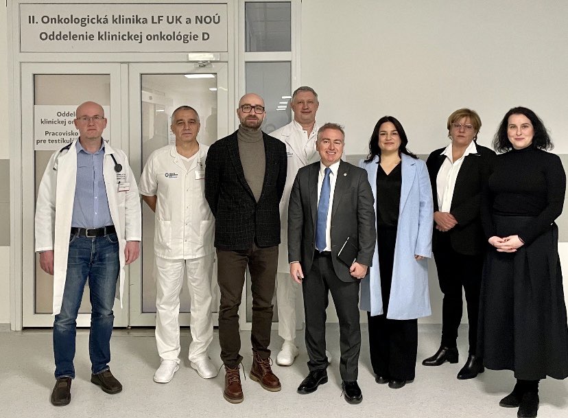 whoslovakia's tweet photo. 🇺🇸🤝🇸🇰 Today, the U.S. Department of State's Bureau of Population, Refugees, and Migration (PRM) Regional Refugee Coordinator Mr. Scott Lang met with repre of Slovakia's Ministry of Health, National Cancer Institute &amp; WHO to discuss advancements and challenges in cancer care. https://t.co/powjSgla1S