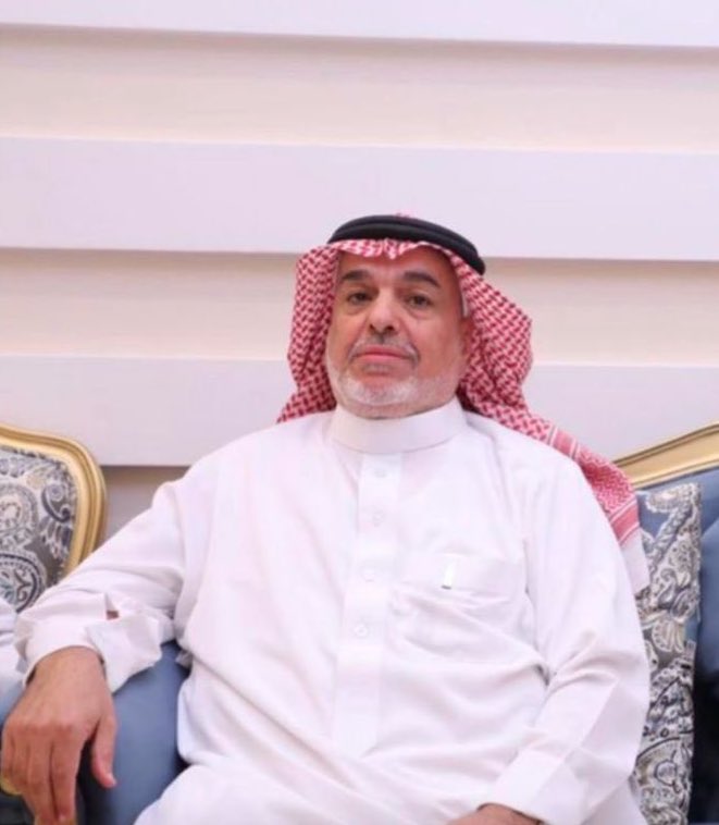 AlshulaClub's tweet photo. أجرى رئيس هيئة أعضاء شرف نادي #الشعلة صالح إبراهيم الصغير اليوم في الرياض عملية جراحية تكللت بالنجاح ولله الحمد 💙💚 https://t.co/jMAOqNEr1b