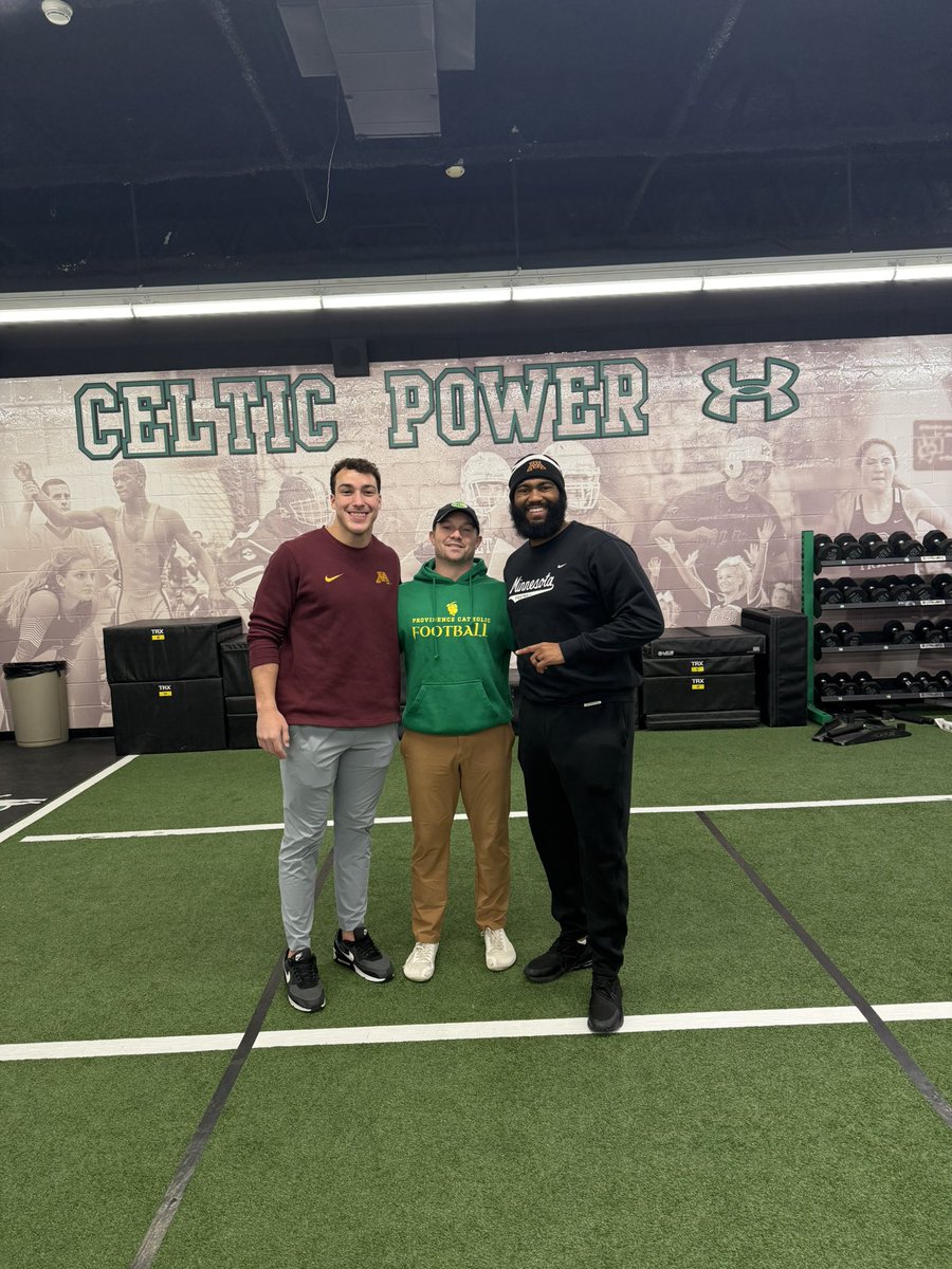marianosori_'s tweet photo. Thank you to @CelticsFootball for having us out today!
@Coach_DeBo46 @Tyler_Plantz
#RTB #Backerup https://t.co/dR2gXlst04
