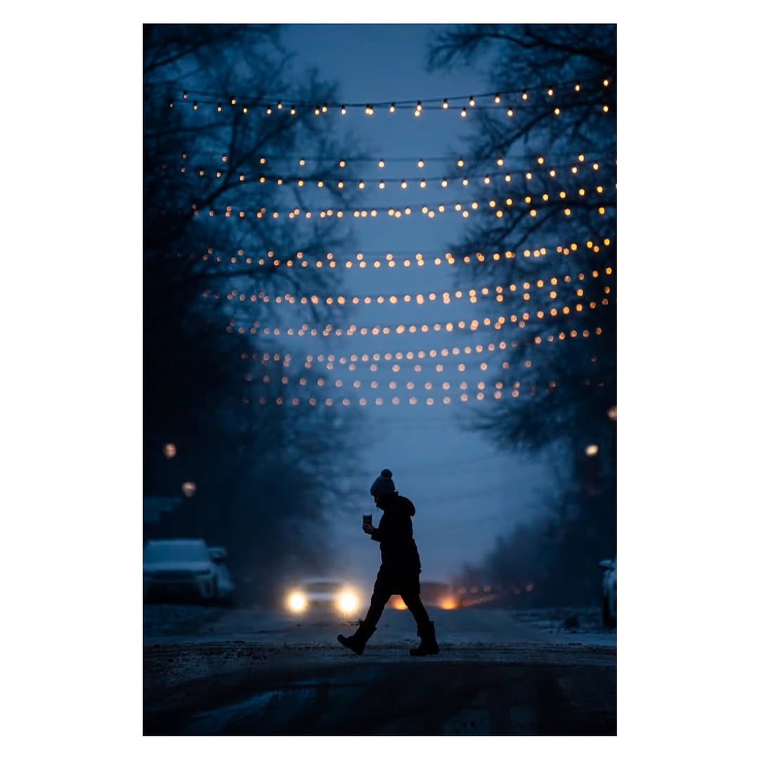 StreetShotsInt's tweet photo. This Street Shot was taken by @iamlejulestoo
We want to see all genres of Street Shots. Please continue to use #ssicollaborative and follow @streetshotsinternational for the chance to be featured.
#streetphotography #nighttime #nightshots #misty #silhouette #traffic #bluehour https://t.co/ezT3ybinDk