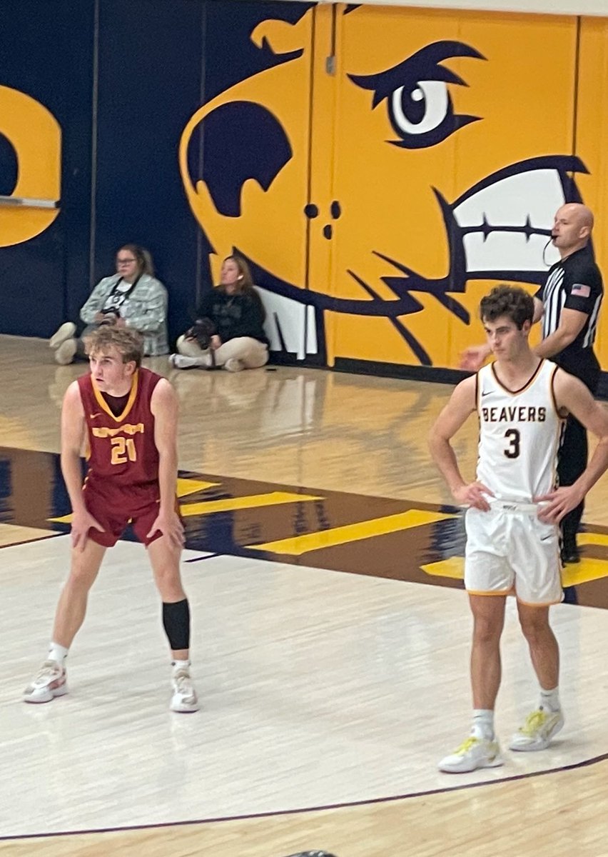 DCGMUSTANGBB's tweet photo. One of our favorite nights of the year is taking guys to Simpson when BV travels to Indianola.  Didn’t work out this year but Jaden, Brogan, Bo and Jackson are special Mustang alum.  We follow and support them as they grow as basketball plays and young men. https://t.co/2b353VoPsf