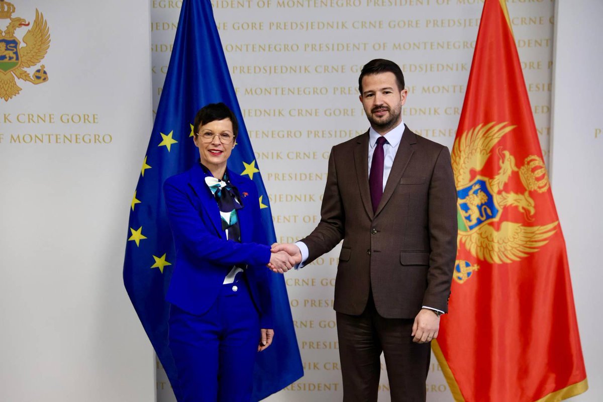 MartaKosEU's tweet photo. Montenegro has the historic opportunity to become the next Member State of the European Union. 🇲🇪🇪🇺

In my meetings with President @JakovMilatovic and Prime Minister @MickeySpajic we agreed that the country's constructive and inclusive spirit will play a decisive role in bringing the country to the finish line.

Follow the press conference via the livestream: https://t.co/dMwTaDdMHy