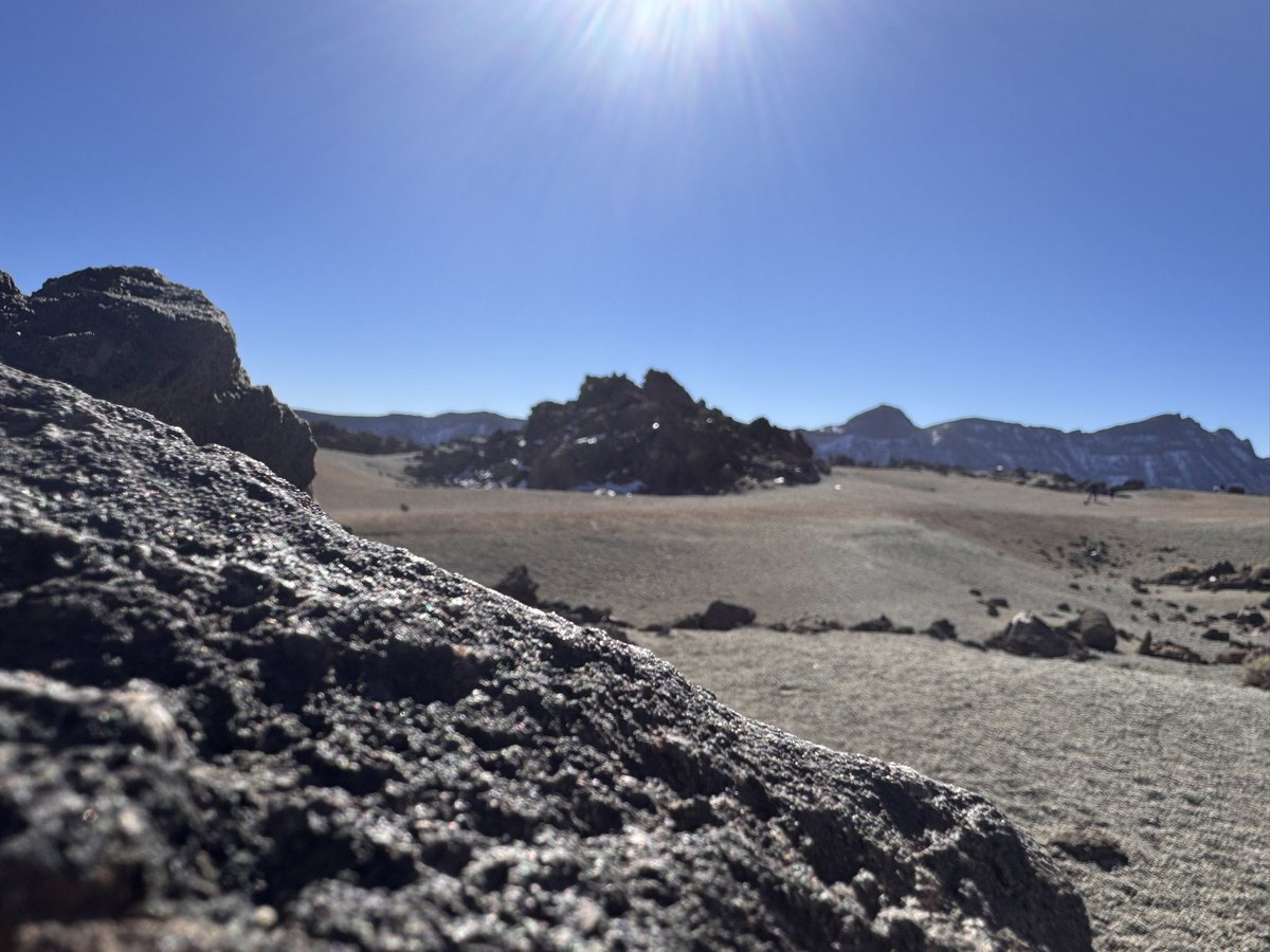 BrunoBaratti's tweet photo. Landing! #mars #vulcan #rock #teide #tenerife https://t.co/Pnul32gfVL