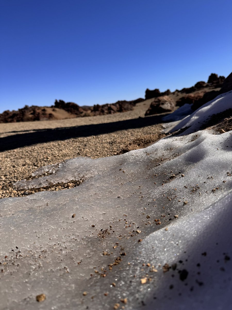 BrunoBaratti's tweet photo. Landing! #mars #vulcan #rock #teide #tenerife https://t.co/Pnul32gfVL