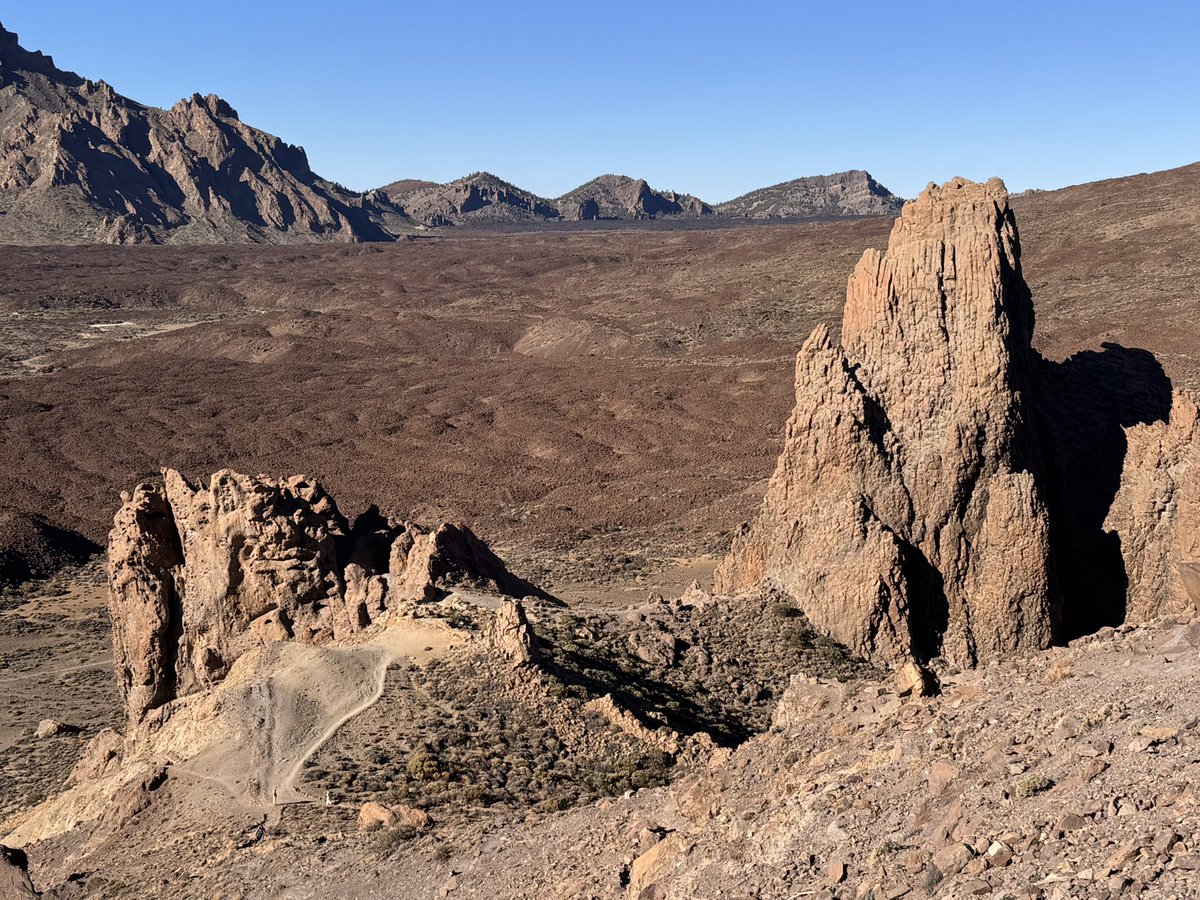 BrunoBaratti's tweet photo. Landing! #mars #vulcan #rock #teide #tenerife https://t.co/Pnul32gfVL