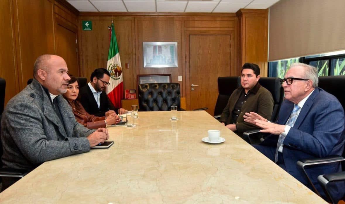 Resultado de la reunión que sostuve ayer en la Ciudad de México con el titular de la <a href="/SICTmx/">SICT México</a>, Dr. Jesús Antonio Esteva Medina, hoy se anunció la construcción del puente Oscar Pérez Escobosa en el puerto de Mazatlán. Con la gestión de esta obra de gran trascendencia para nuestro