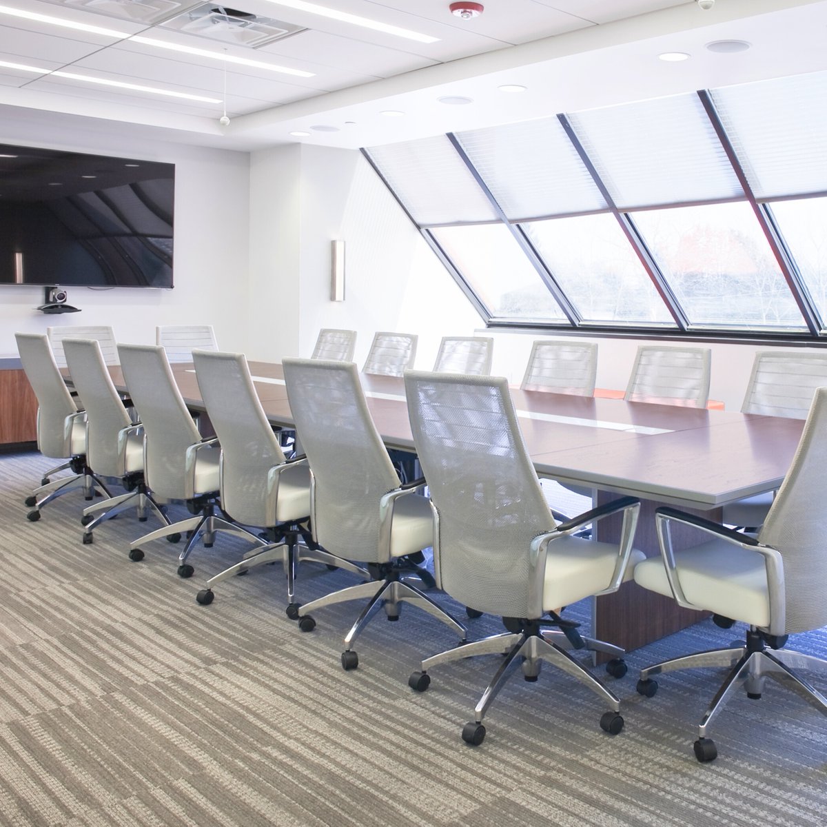 #ThrowbackThursday: We teamed up with McGuinness Group to transform Casa Systems' Andover office, creating an open-concept layout with a glass staircase, 20+ offices, 100+ workstations, and upgraded server room with fire &amp; cooling systems.

#WeBuildSoYouCanWork #MAConstruction