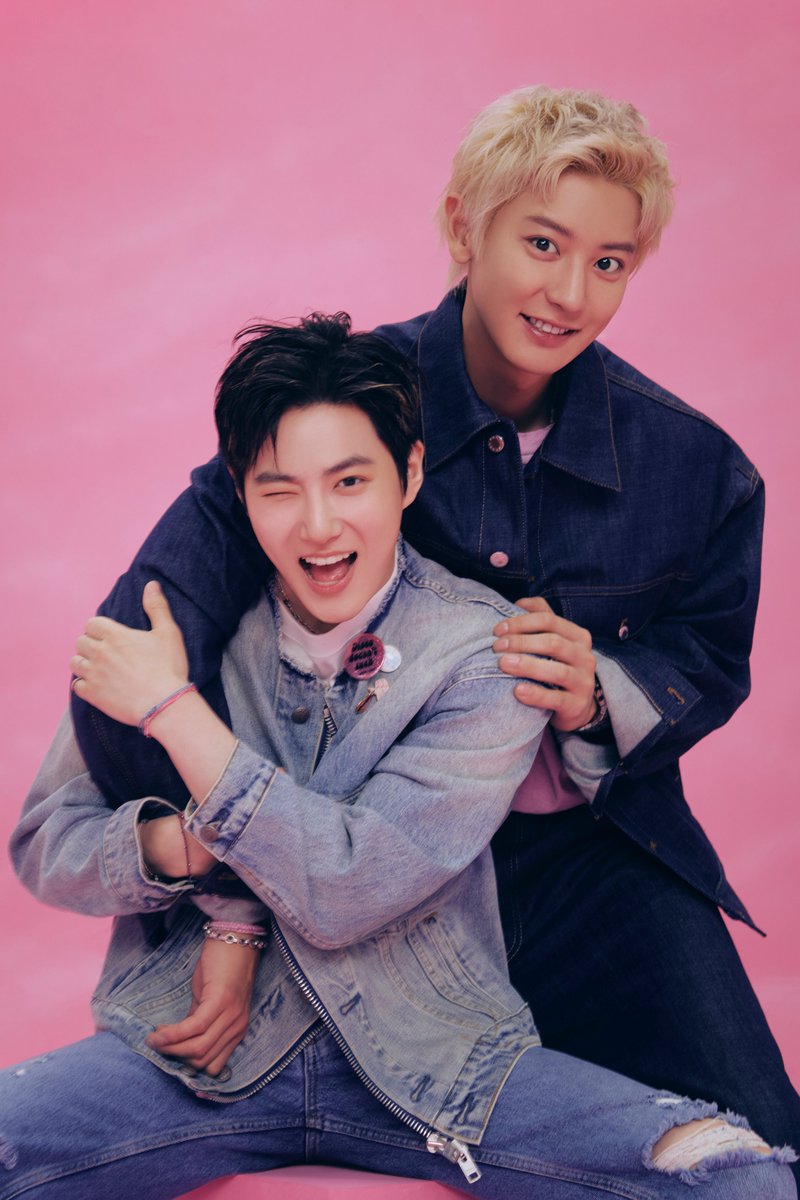 Ace_BBH's tweet photo. SUHO AND CHANYEOL MY BBYS 😭🤍

Q. What is EXO to you?
🐰: My life
🍒: A very precious family and friend 🍀 https://t.co/Rm7SxEH3TE