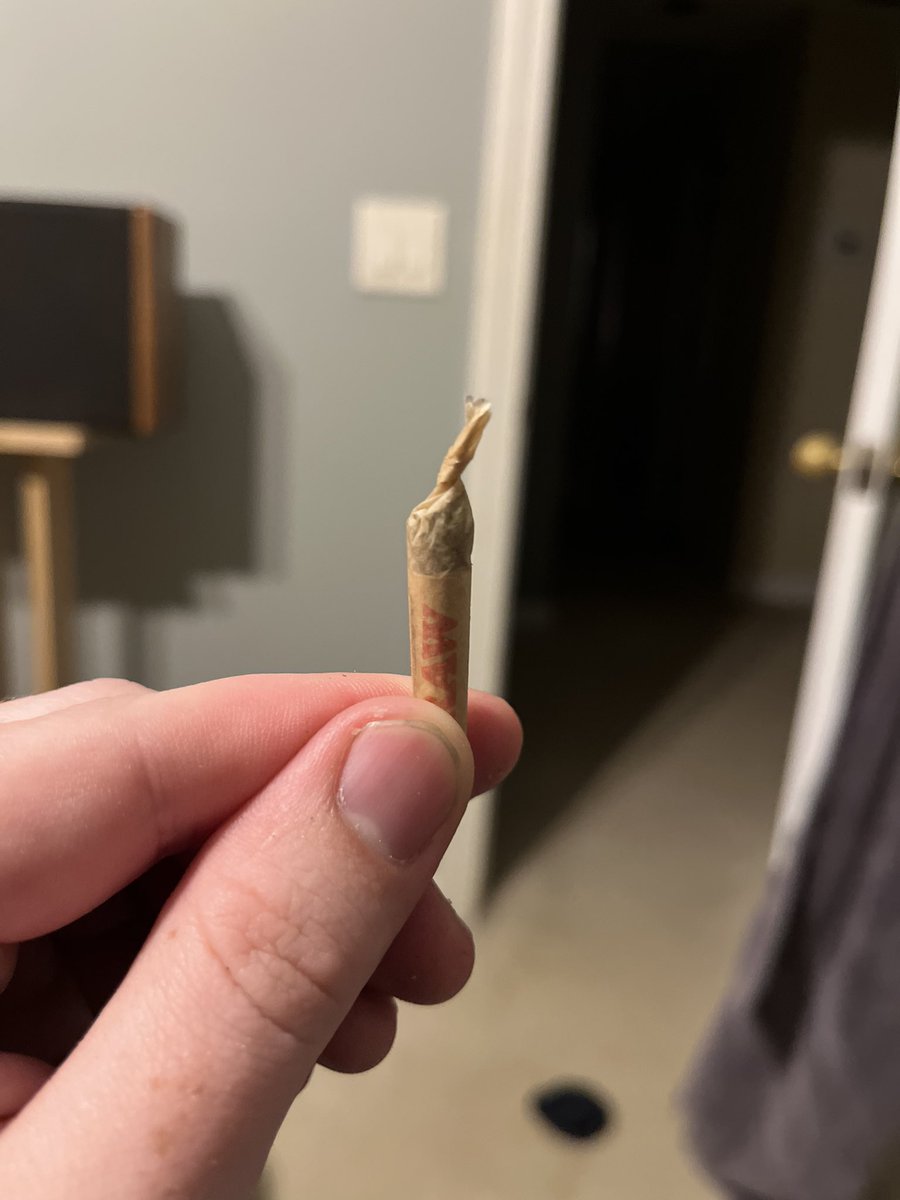 AlExplain_Later's tweet photo. Last night my brother sent me a pic of the worst joint I’ve ever seen 😭 https://t.co/nk9hP55Q6G