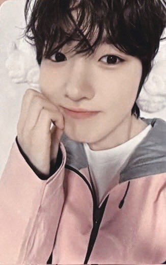 WiSHKKUYA's tweet photo. 사쿠 애기천사 셀카 🍬 https://t.co/ghJ57L0gvy