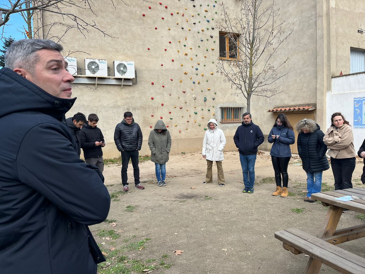 MaristesCat's tweet photo. Avui hem celebrat a @mogentllinars l’assemblea conjunta de Pastoral d'escoles i obres socials. Reflexió conjunta sobre com cuidar la vida #marista a les obres educatives. Diàleg, escolta activa i compromís per continuar tenint cura dels valors #maristes cada dia. #Comptaambmi https://t.co/YGXmb2tqC9