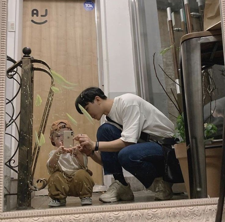 liwanagjscl's tweet photo. #jaemsung/#jihyuck au

taguan ng anak filo au where:

Nixon (jm) decided to go back to PH after 4 years of modeling in States. While Aziel (js) &amp; Haze (hc) have been living peacefully as they try to hide the truth, ngunit ika nga ng matatanda, walang sikreto ang hindi nabubunyag. https://t.co/k1fSReAWhV