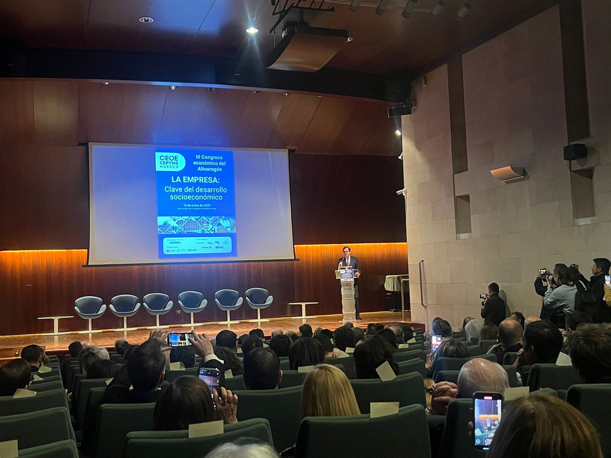 agaramendil's tweet photo. Siempre es un placer constatar el potencia del tejido #empresarial de nuestro país en todos los territorios🇪🇸

Hoy, en Huesca📍, he participado en el 'III Congreso Económico del Alto Aragón' reafirmando que nuestras #empresas son nuestro pulmón y nuestro impulso🚀¡Enhorabuena! https://t.co/mg6wW865bb