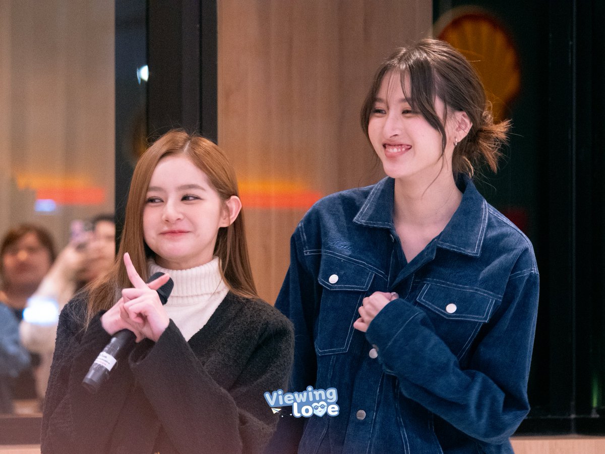 Viewinglove_'s tweet photo. พี่โอ๊ตกับน้องเนเน่น่ารักมั้ยงับบบ

US PRESS TOUR
#USTheSeriesLIVE #viewbenyapa 
#ViewMim #วิวมิ้ม https://t.co/y67sScsQIG