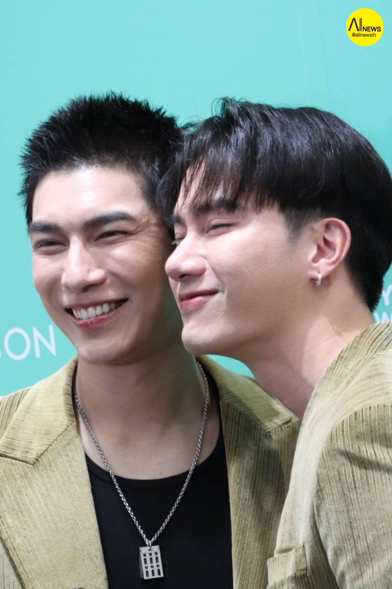 AllNews_th's tweet photo. 2หนุ่ม “มิว - ตุลย์” โชว์ความหวาน ร่วมงาน “ROBINSON HAPPY CHINESE NEW YEAR 2025” (โรบินสัน แฮปปี้ ไชนีส นิวเยียร์ 2025) ในคอนเซปต์ “เริ่มต้นช้อปปีใหม่ที่โรบินสัน”

MEWTUL CNY AT ROBINSON
#RobinsonXMewTul
#RobinsonCNYxMewTul
#MewTul #mewsuppasit #Tul_Pakorn
#RobinsonCNY2025 #RobinsonHappyChineseNewYear2025