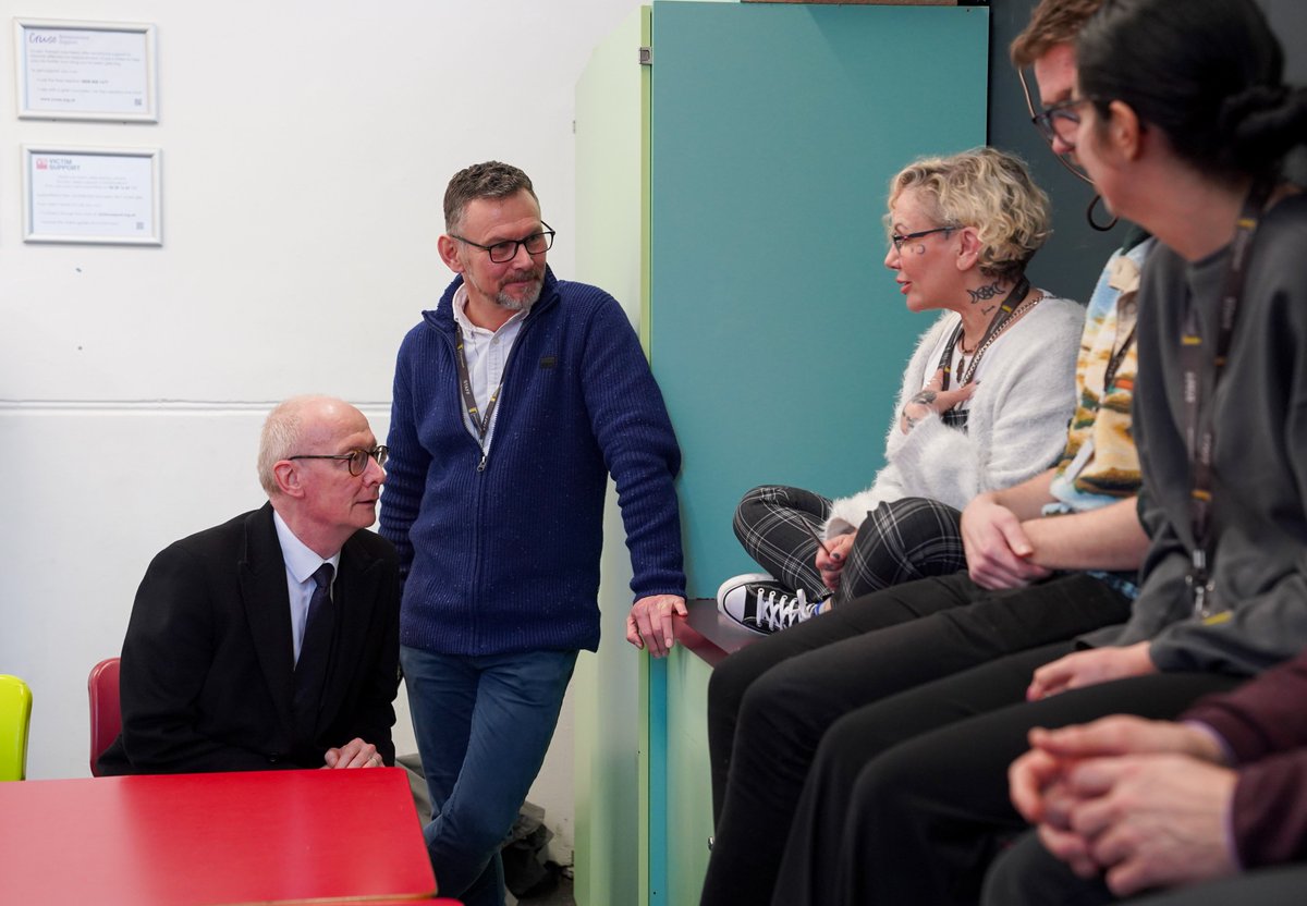 cabinetofficeuk's tweet photo. Transforming public services is a key part of our plan to rebuild the country.

@patmcfaddenmp visited Liverpool where local partners are working together to improve provision of temporary accommodation using a test and learn approach.

@WhitechapelLiv https://t.co/XuZPNrxjks