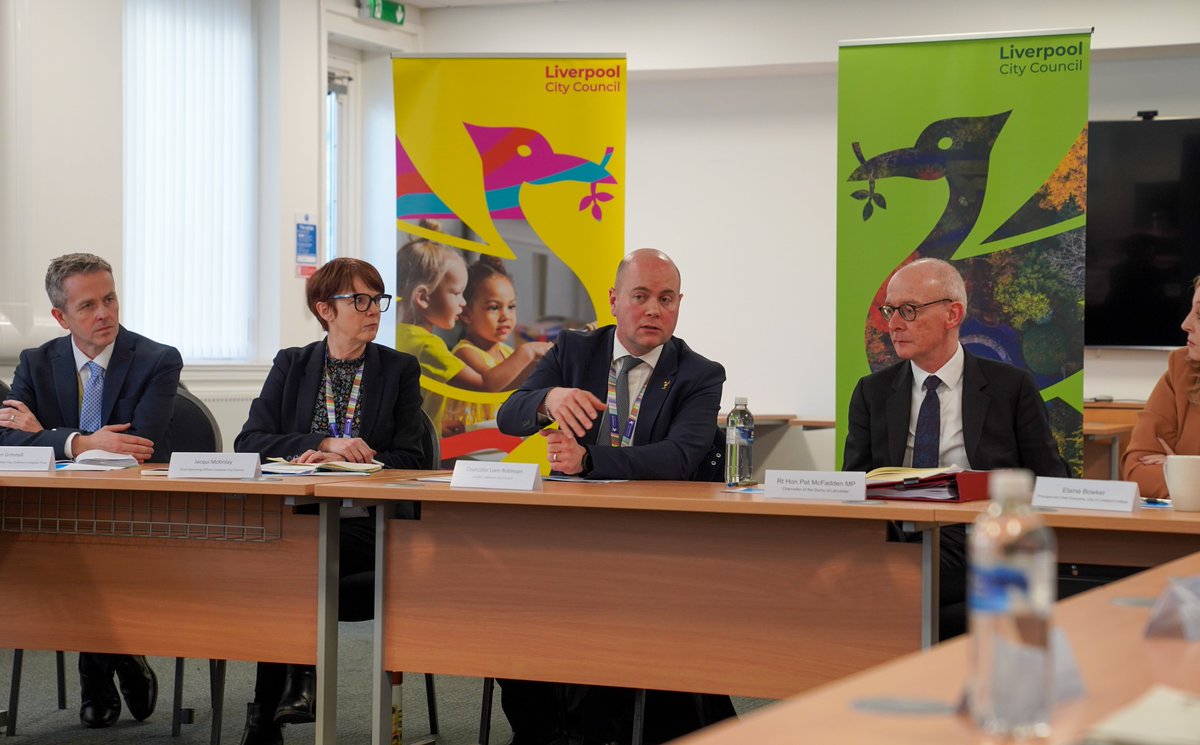 cabinetofficeuk's tweet photo. Transforming public services is a key part of our plan to rebuild the country.

@patmcfaddenmp visited Liverpool where local partners are working together to improve provision of temporary accommodation using a test and learn approach.

@WhitechapelLiv https://t.co/XuZPNrxjks