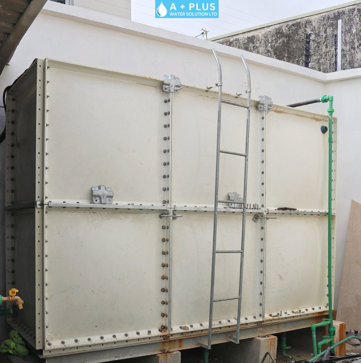 _Apluswater's tweet photo. This modular is a 6,000 Litres tank designed to meet all your water supply needs, whether for residential, commercial, or industrial purposes. With a sturdy galvanized steel ladder for easy access and robust construction. #watertreatmentplant #100millionFromDantown #ARSTOT #Hamas https://t.co/8wbkbuTOUl