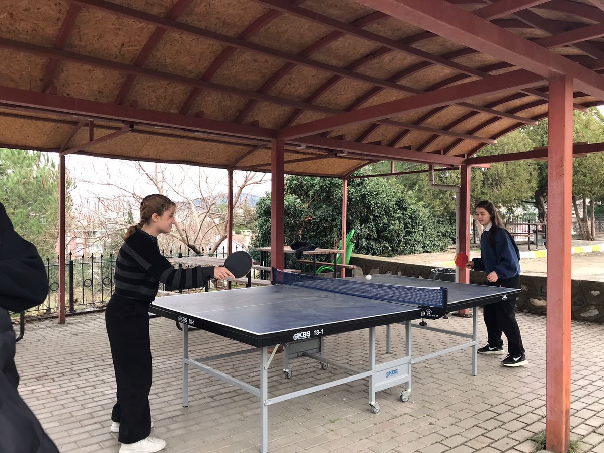 kestel_mem's tweet photo. Türkiye Yüzyılı Maarif Modeli, sadece akademik başarıyı değil, aynı zamanda sportif faaliyetleri de güçlü bir şekilde destekliyor. Dönem Sonu haftasında gerçekleştirilen sportif aktiviteler, öğrencilerimizin hareketli bir yaşam tarzını benimsemelerini teşvik etti.
#MEBFestival https://t.co/hXuI9JfA05
