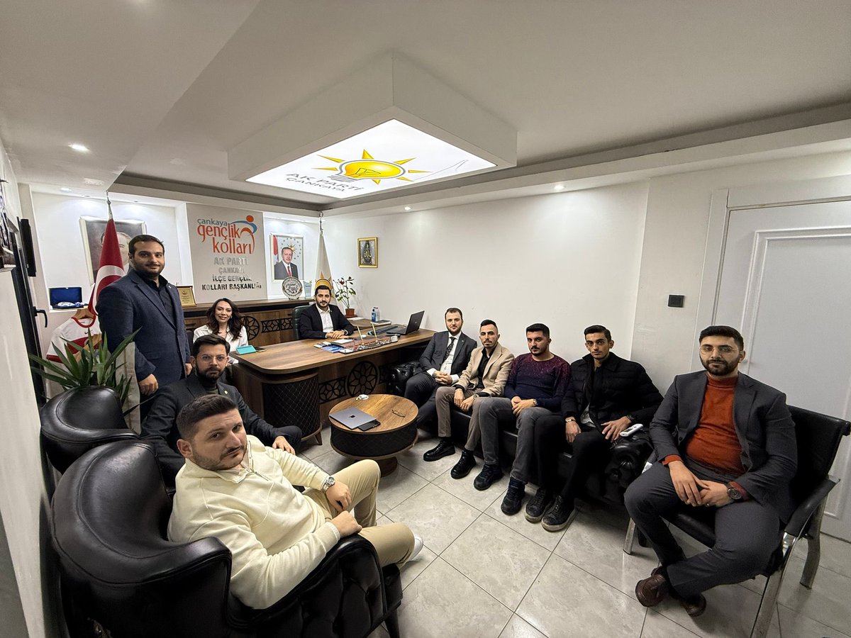 akcankayagenc's tweet photo. Haftalık Olağan Yürütme Kurulu Toplantımızı, İlçe Gençlik Kolları Başkanımız Muhammed Duman başkanlığında gerçekleştirdik.

Toplantımız hayırlara vesile olsun. https://t.co/arIcY5BPbU