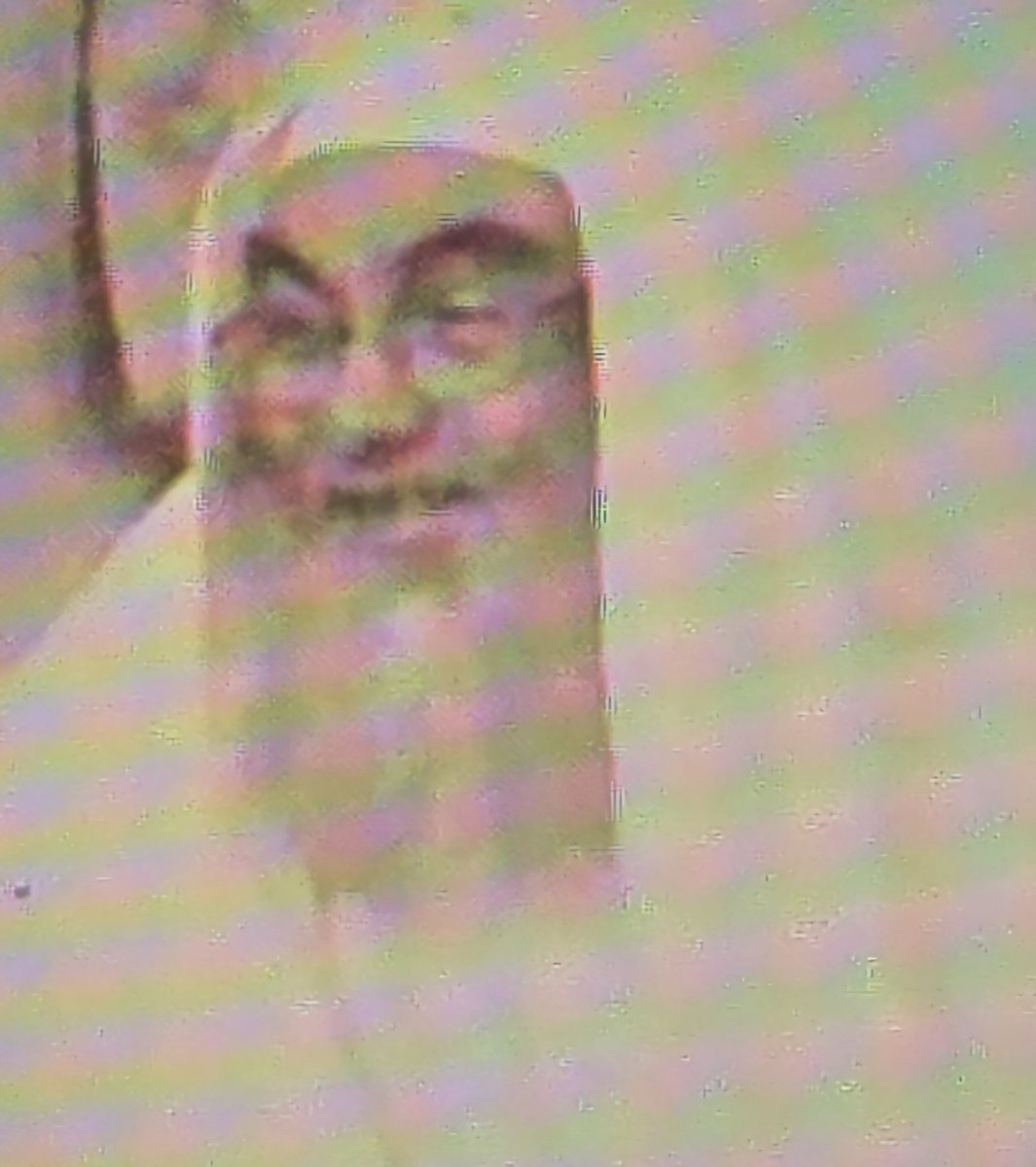 saud_abdulghani's tweet photo. السيد لطف الله بن عبدالقيوم العبـاسي رحمه الله, ولـد بالمدينة المنورة عام 1359هـ ونشأ وترعرع بها, درس بالمدينة المنورة وتخرج من الجامعة الاسلامية من كلية الشريعة, عُيّن مُعلما بمدرسة العلوم الشرعية ثم انتـقـل لرئاسـة شئون المسجد النبوي الشريف, ثم إلى عمادة شئون المكتبات بالجامعة الاسلامية وظل حتى تقاعده, عمل رحمه الله مأذونـًا للأنكحة, كان رحمه الله من أهل الخير عالِمًا فقيهًا, محبـوبًا مـن عـامة الناس ولا نزكيه على الله, توفي السيد لطف الله بن عبـدالقيوم العباسي بالمدينة المنورة في مُنتصف شهر رمضان المبارك من عام 1426هـ عـن عمـر يُناهز الـ 67 عامًا ودفن في بقيع الغرقد, رحمه الله وأسكنه فسيح جناته (المصدر أ.عبدالفتاح بن جميل بري رحمه الله).