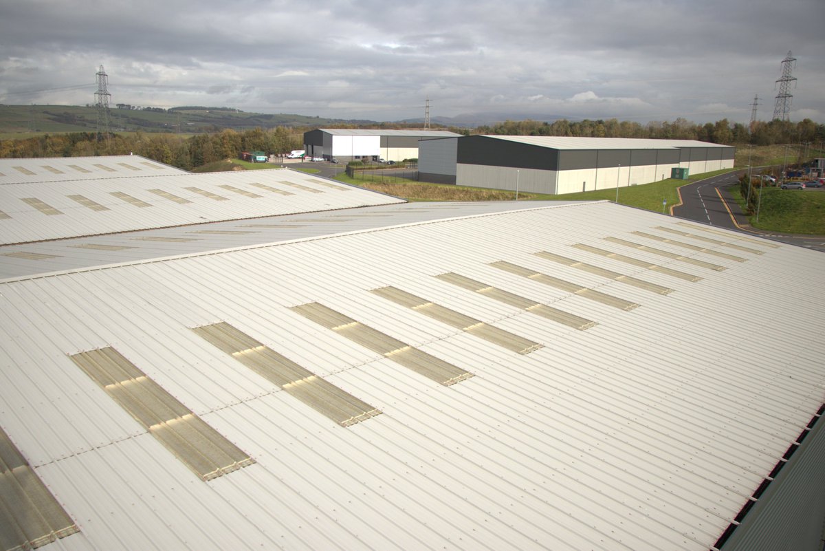 PracticalRoofCo's tweet image. High level urgent roof leak repair work in Wigan. Perfectly done by our professional team. We used our own MEWP so no extra scaffolding cost. While at it, we cleared the gutter. Shiny as new 😃. #CommercialProperty #industrialpremises #roofrepairs #guttercleaning #health&amp;amp;safety