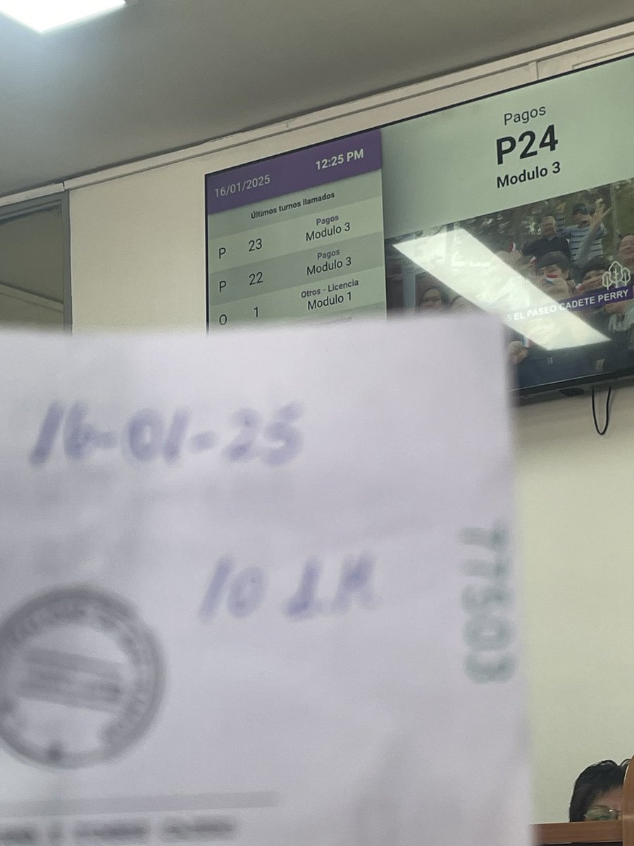 _nogh's tweet photo. @MuniSanRamon_ 2hrs 30 y contando para renovar licencia, las oficinas de tens y psicometricos vacias hace mas de una hora, una verguenza @GustavoToroSR https://t.co/P5xYlbz2Td