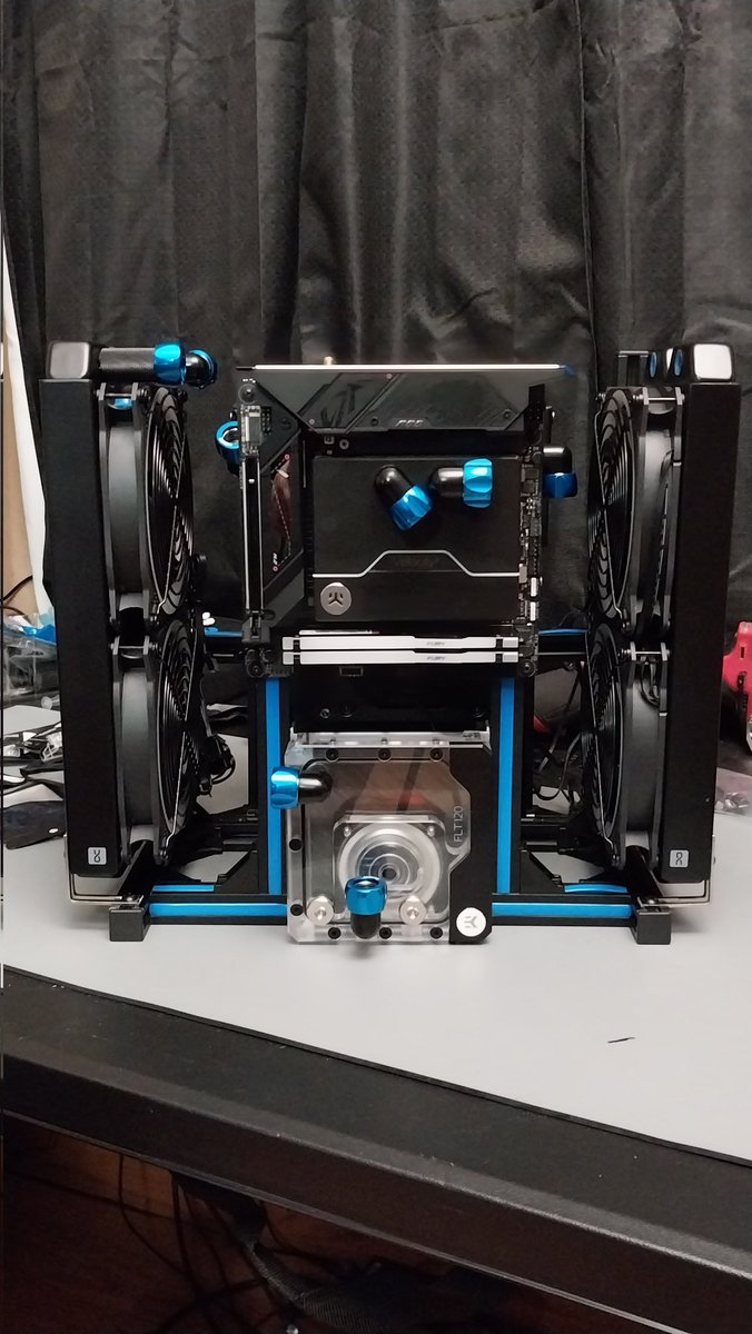 BrownEyeBooper's tweet photo. Ain't posted my custome projects in a bit... I'm back at it though. I started streaming PC stuff early every Saturday and Sunday morning. I play games afterward.

 Stop by sometime and check it out if you're an early bird! Streams start around 5 AM CST https://t.co/EsttluBo9z