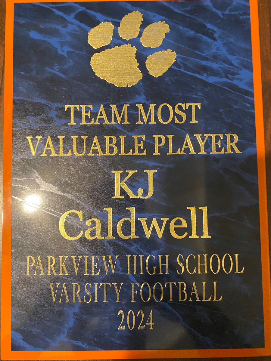 KJCaldwell12's tweet photo. Thank you to my teammates and coaching staff for supporting me. I’m honored to be named the team’s MVP!
@ParkviewFB @CoachSturdivan1 @najehwilk @RecruitGeorgia @PrepRedzoneGA @MattDeBary @BVEvery @NEGARecruits @Rivals @ethanoffutt84 @BigFaceSportss https://t.co/x3Y2kylYl0