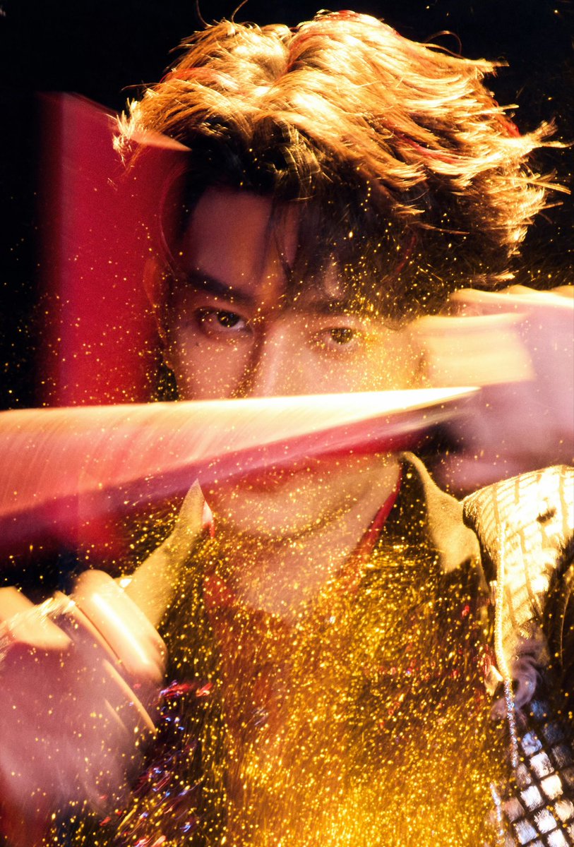 rqttdbnt's tweet photo. 20250116 XiaZhiGuang studio weibo update

Wearing gold mang clothes, just like the dawn of the sun

#XiaZhiguang #夏之光  #Guangjie #Lanjiu #光捷 #澜久 #TheSpirealm #致命游戏 https://t.co/VNPOIwZIEp