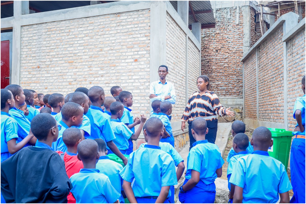 2250Ishaka's tweet photo. 📌La terre ne nous appartient pas, nous l'empruntons aux generations futures!
👌Une raison de plus d'impliquer les plus jeunes aux enjeux et actions climatiques.
#promesseclimat #climateaction #ODD13 #jeunes @PNUDBurundi @ciowela @UNDPAfrica https://t.co/AE5GqN0Oi4