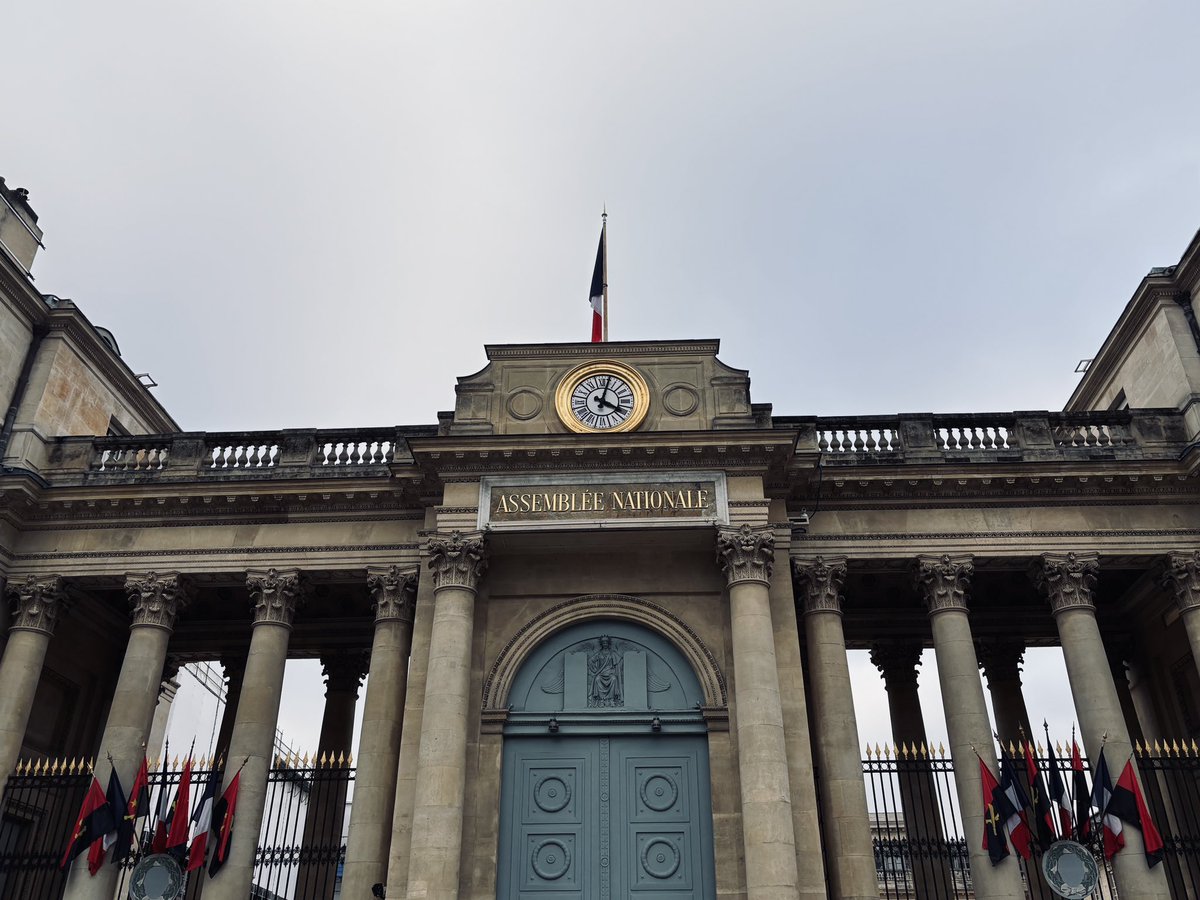 Pěkné odpoledne z Paříže, kam jsem dnes dorazil se svým týmem.

Nejlepším prostředkem pro to, jak dosáhnout udržitelného ekonomického rozvoj, je oboustranně výhodná spolupráce. Proto chceme uplatňovat přístup Team Europe 🇪🇺 – propojovat kapacity členských států, evropských