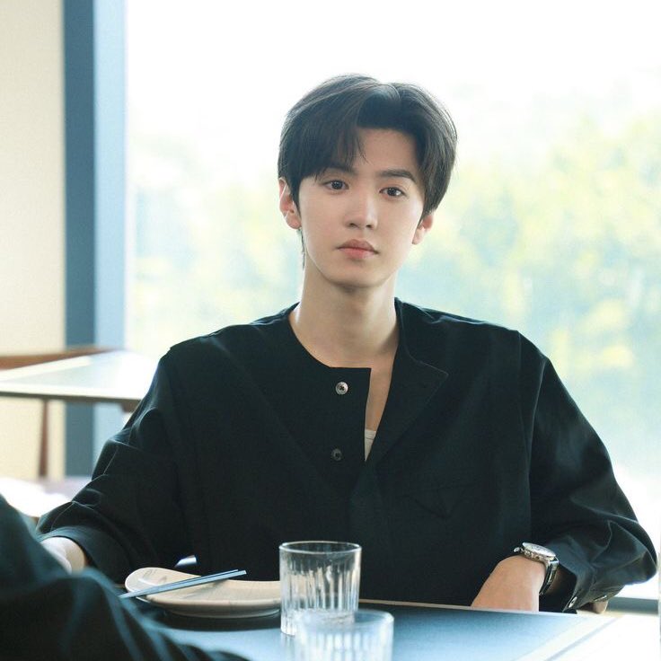 abelly____'s tweet photo. @bfgrent bfr yg fc nya si ganteng ini, bisa diajak ngobrol seputar campus life/skripsi, wawasan luas jd point plus. aku mun 22 kalo bisa lebih diatas aku yaw🙏🏻☺️ https://t.co/zHM7mCWWuI