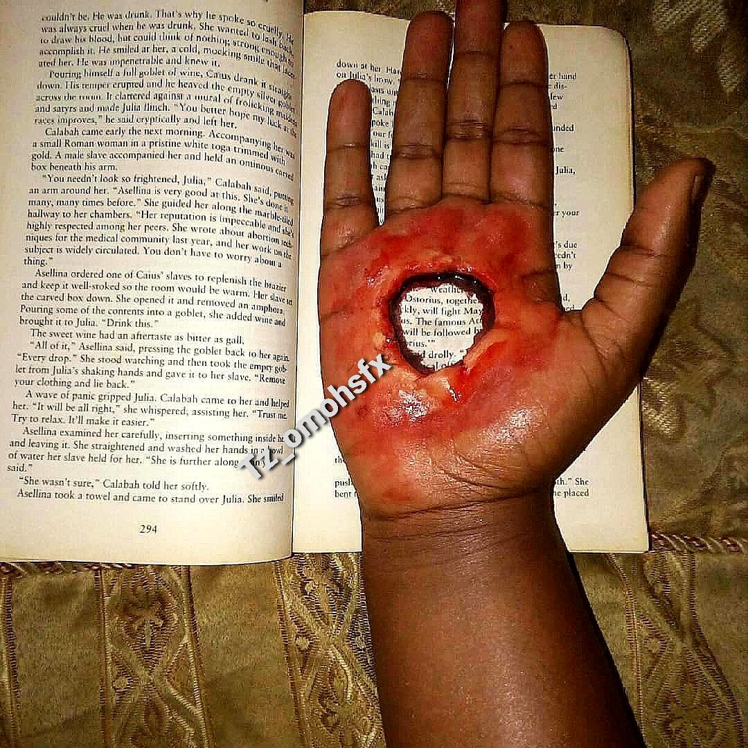 I created this makeup illusion of a hole in the hand.... Please Retweet, Like and drop a comment thank you