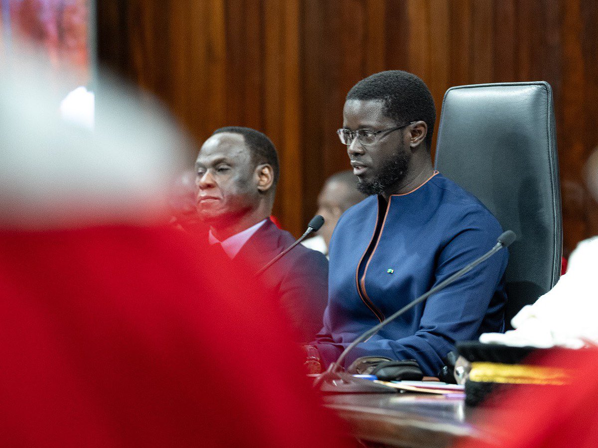 PR_Diomaye's tweet photo. À l’occasion de la cérémonie solennelle de rentrée des Cours et Tribunaux, j’ai proclamé l’ouverture officielle de l’année judiciaire 2025. 

La Justice, garante de nos libertés et pierre angulaire de la cohésion nationale, demeure notre priorité absolue pour bâtir un Sénégal souverain, juste et prospère.