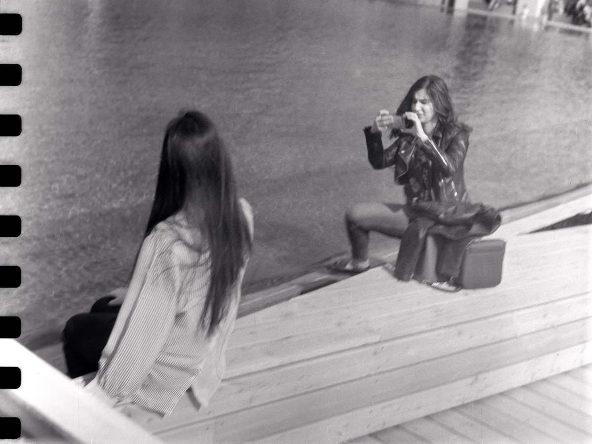 ABBSound's tweet photo. Spring in Gorky Park (29.04.2018)
Camera: #Zeiss Ikon Super Ikonta B2 531
Lens: Carl Zeiss Tessar 7.5cm ƒ3.5
Film: Isopan-chrome #Type42 (expired)+Silberra Ascorol
#filmphotography #mediumformat #moscowstreet #bnw #blackandwhite #expiredfilm #filmphoto #people #streetphotography https://t.co/fjoqQmpcH5