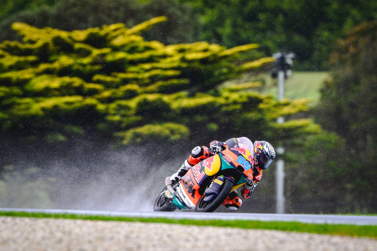 RedBull_KTM_Ajo's tweet image. #BestOf2024 🏁Chapter 9 🇦🇺🇹🇭

The rain was another companion at Phillip Island. Unfortunately we had Cele's absence again but he came back stronger than ever!

| #AustralianGP | #ThaiGP | #ThowbackThursday | #GivesYouWings | #ReadyToRace | @motogp  | #AjoMotorsport | #AjoFamily |