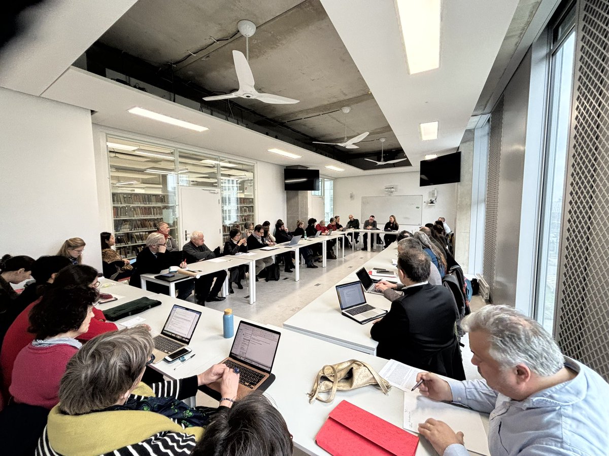 GSRL (@labogsrl) on Twitter photo Salle comble pour le premier séminaire interne du GSRL de 2025 !
Nous remercions Cyrille Duvert pour sa passionnante intervention autour de son ouvrage « Le foulard et la balance » (Passés composés, 2023) Salle comble pour le premier séminaire interne du GSRL de 2025 !
Nous remercions Cyrille Duvert pour sa passionnante intervention autour de son ouvrage « Le foulard et la balance » (Passés composés, 2023)