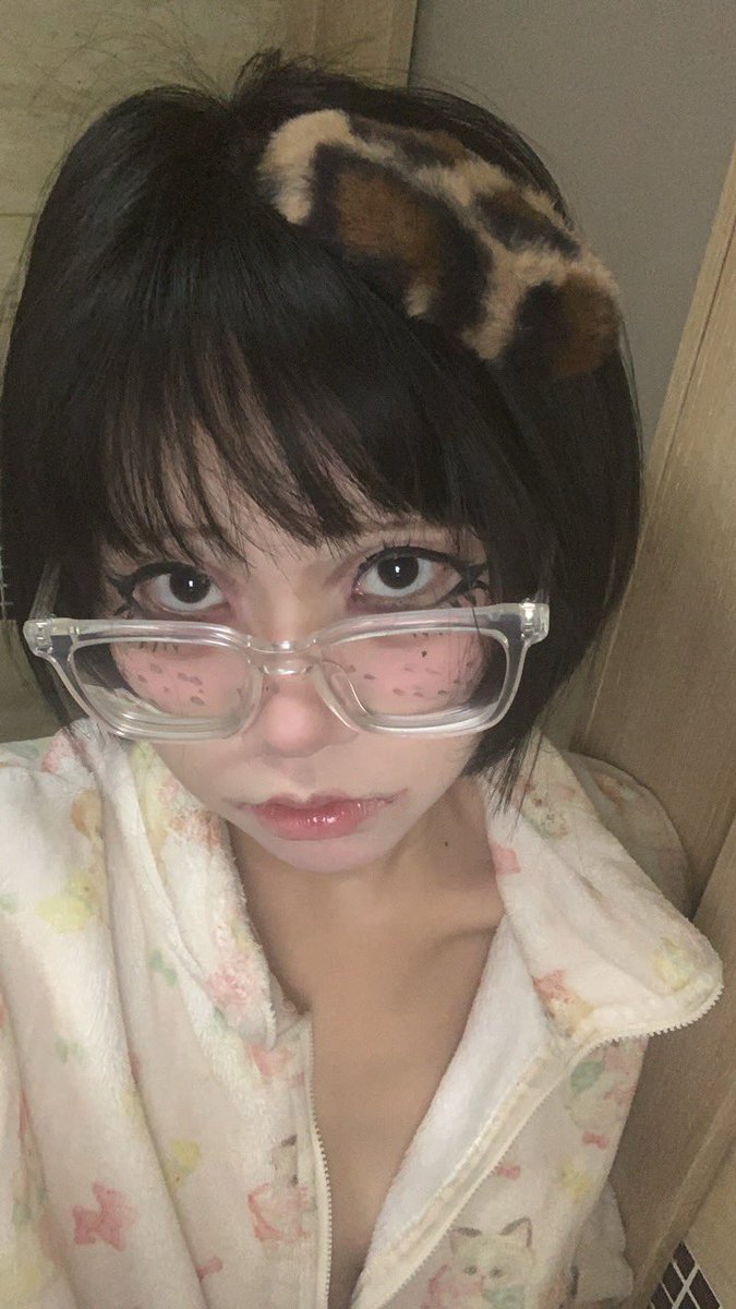 福利姬地偶神兔子様૮ •𖥦• აᐝ分享的黄推图片2 - 网红私拍内容