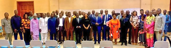 J'ai presidé ce 16 01 25 en présence de Mme <a href="/drsedamimedegan/">Dr. Sèdami Medegan Fagla</a>, Ministre-Conseiller à l'ES et M. #ExpeditHOUESSOU, Ministre-Conseiller à la l'EFTP, la 1ère réunion du Comité élargi des Directeurs du Ministère au titre de l'an 2025, pour l'atteinte de la mission commune à tous.
#KYC