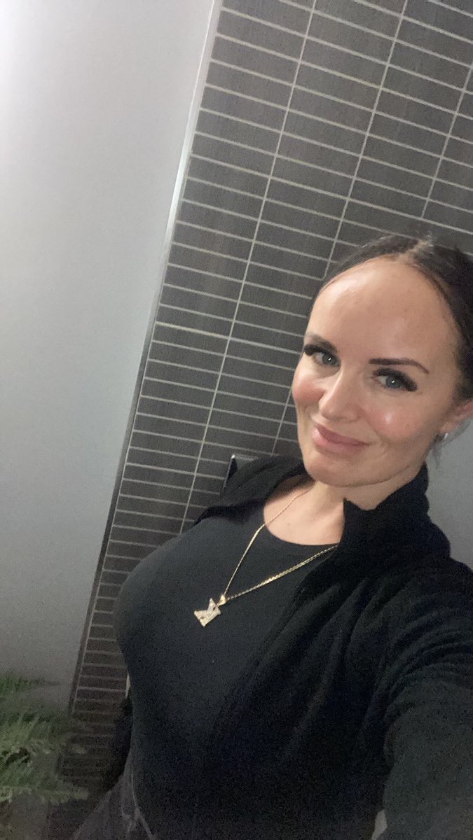 kimmarcella78's tweet image. Haven’t had my #lashes done in ages , feel like a new woman ! Next stop nails then I’m all ready for the #weekend 🥰