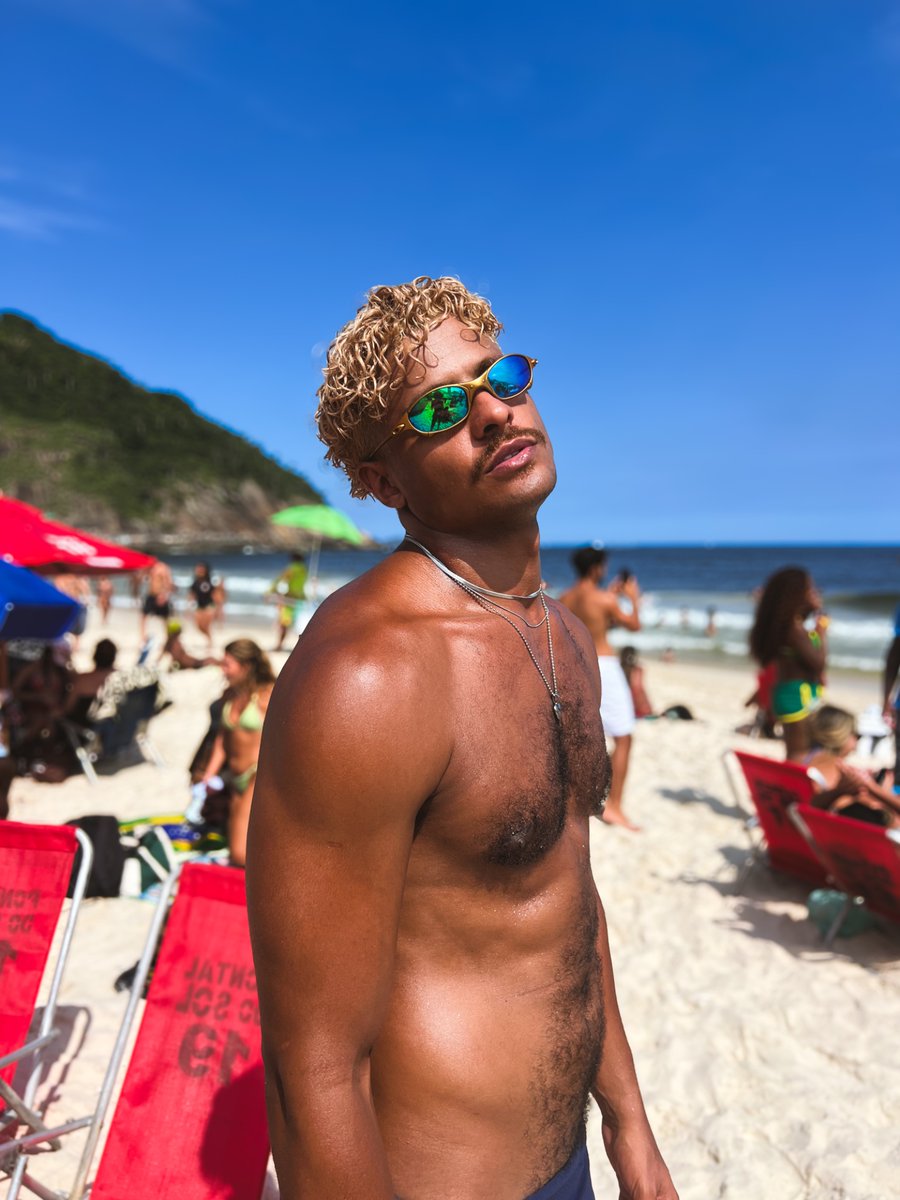 IpojucanIcaro's tweet photo. Eu loirinho ficou bom ? https://t.co/QrClfIWR1z