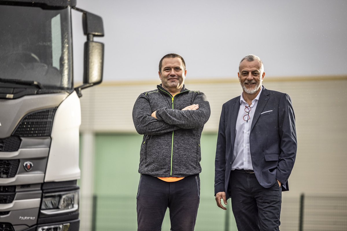 Chez LOGIVIA le management de proximité, c’est être sur le terrain avec nos équipes 🤝 à l’écoute et moteur de leurs succès.
Ensemble on avance loin 👍