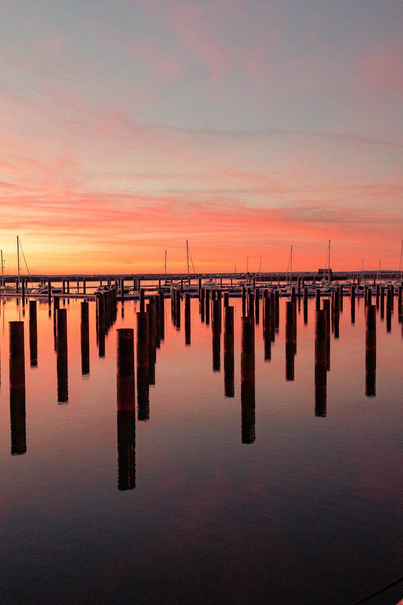 Que hacemos con mi Huelva?
#Atardecer #huelva #fotosatardecer #fotoshuelva #mar #puertodehuelva #puerto #sol #fotografia #arte #canonespaña #canon